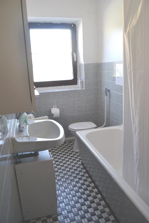 Gastehaus Sebastian Hostal Erding Habitación foto