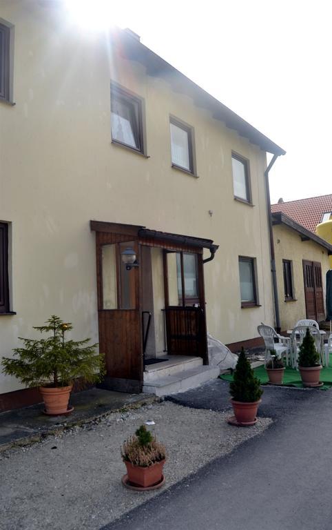 Gastehaus Sebastian Hostal Erding Exterior foto