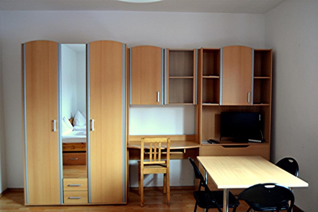 Gastehaus Sebastian Hostal Erding Habitación foto